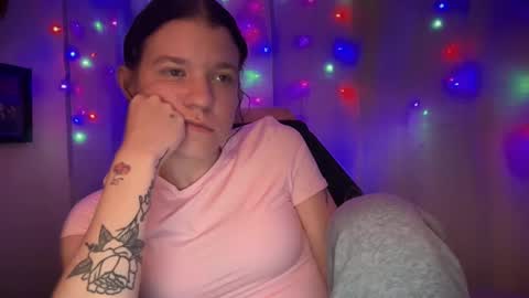 Snapshot of ebony8ivory chatting on February 4, 12:51 am americnbarbie online show from February 4, 12:51 am