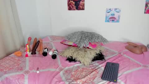 Snapshot of ebony_cute9 chatting on October 2, 7:41 pm ebony_cute9 online show from October 2, 7:41 pm