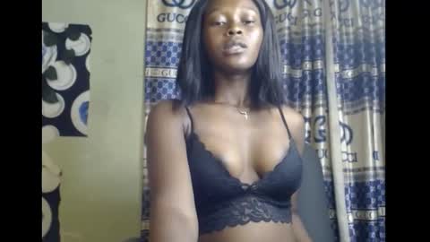Snapshot of ebony_dark_melaninqueen chatting on October 3, 7:41 pm vicky online show from October 3, 7:41 pm