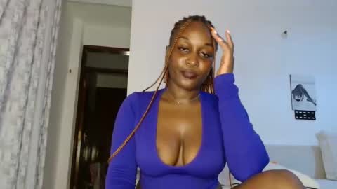 ebony online show from April 8, 9:39 pm