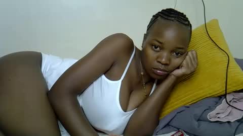 ebony_j online show from May 21, 9:13 pm