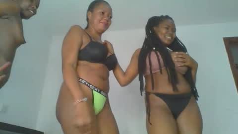 Snapshot of ebony_meeky chatting on October 10, 7:19 pm ebony_meeky online show from October 10, 7:19 pm