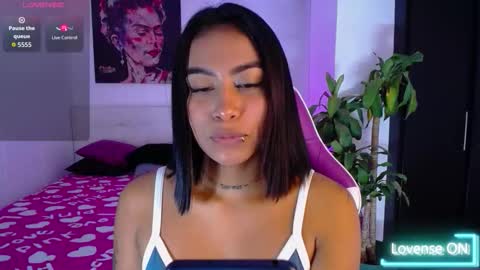 Snapshot of ebony_moon1 chatting on October 12, 2:41 pm moon online show from October 12, 2:41 pm