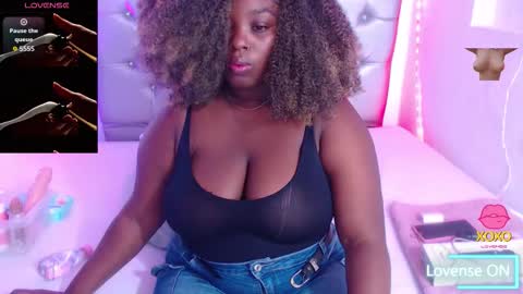 Snapshot of ebony_neighbormoans chatting on September 9, 3:50 am LINA online show from September 9, 3:50 am