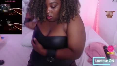 Snapshot of ebony_neighbormoans chatting on September 15, 11:12 pm LINA online show from September 15, 11:12 pm