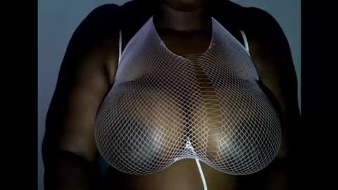 Snapshot of ebony_plumx12 chatting on September 18, 5:55 pm Prisy online show from September 18, 5:55 pm