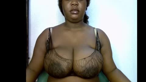 Snapshot of ebony_plumx12 chatting on September 13, 8:44 am Prisy online show from September 13, 8:44 am