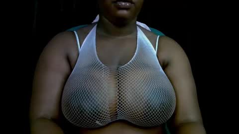 Snapshot of ebony_plumx12 chatting on September 28, 9:47 am Prisy online show from September 28, 9:47 am