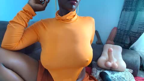 Ebony Melanie online show from February 6, 5:33 am