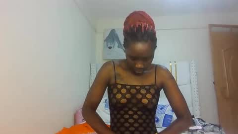 Snapshot of ebonyceline12 chatting on October 16, 11:35 am talia online show from October 16, 11:35 am