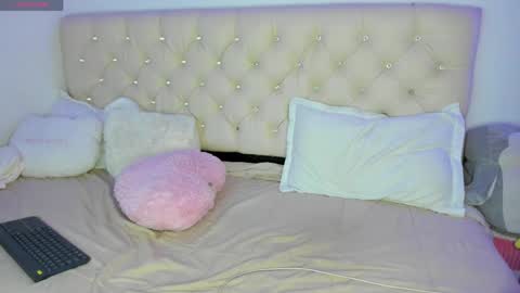 Queen Ebony online show from April 2, 4:26 pm