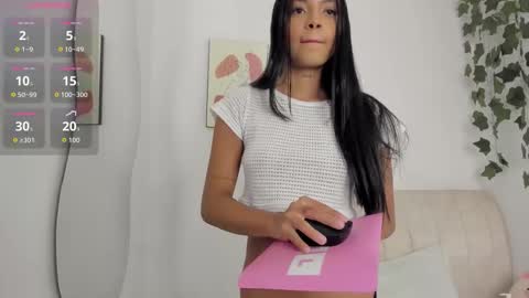 ebonyy_petite_69 online show from October 28, 11:42 pm