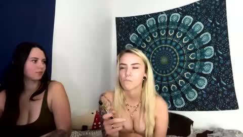 Snapshot of edenkayax chatting on October 19, 1:40 am Eden Kaya online show from October 19, 1:40 am