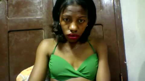 edwige770943 online show from May 1, 2:48 am
