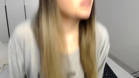 Snapshot of eelena4kiss chatting on February 24, 12:03 pm eelena4kiss online show from February 24, 12:03 pm