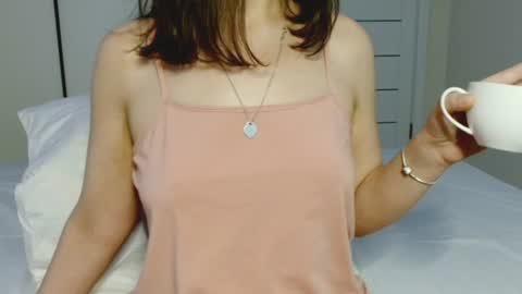 eelena4kiss online show from June 16, 11:22 am