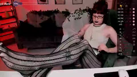 Effie online show from December 5, 3:46 pm