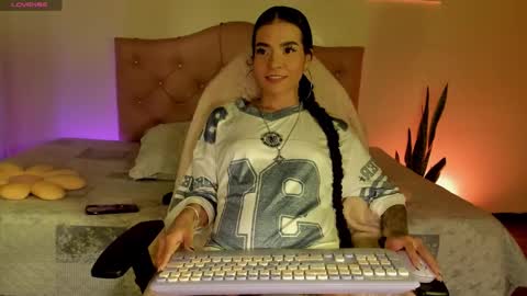 effy online show from November 6, 4:29 am