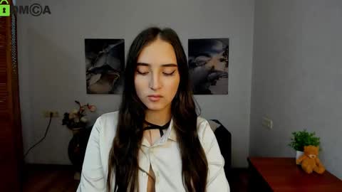 Effy Royse online show from March 5, 12:45 pm