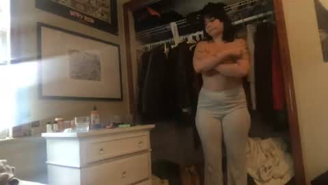 eggnog_and_booty online show from July 28, 4:39 pm