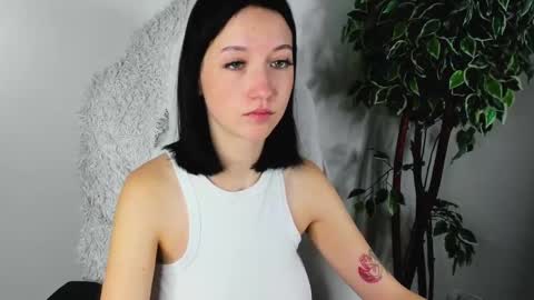 eileenmoores online show from October 4, 8:09 am