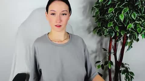 eileenmoores online show from September 26, 3:42 pm