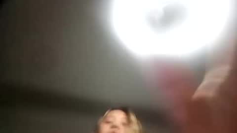 EIMY   MODEL INDEPENDENT online show from September 17, 10:52 pm