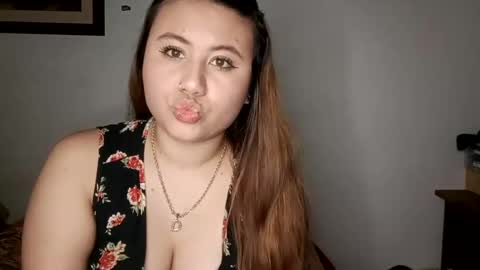 EIMY   MODEL INDEPENDENT online show from December 15, 5:13 am