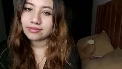 EIMY   MODEL INDEPENDENT online show from February 6, 5:25 am