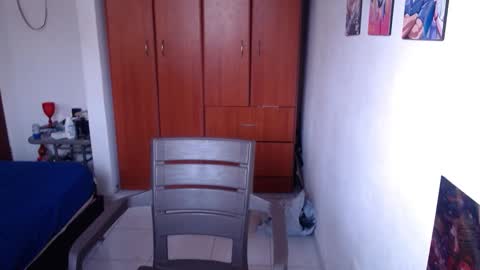 eimy_saenzz online show from November 8, 8:47 pm