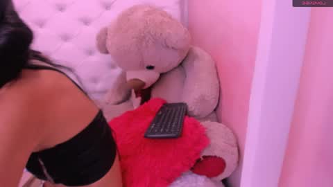 eimy online show from April 19, 1:11 pm