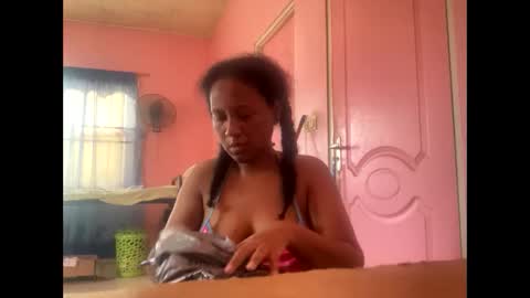 Eirondra Valeen online show from February 26, 1:32 pm