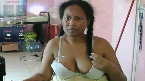 Eirondra Valeen online show from August 5, 6:47 pm