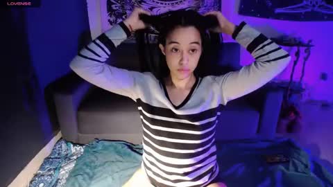 Snapshot of ela_0 chatting on January 26, 5:34 am Ela Help me reach 100 thumbs up online show from January 26, 5:34 am