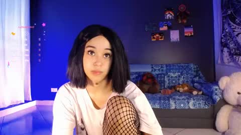 Snapshot of ela_0 chatting on February 24, 9:41 pm Ela Help me reach 100 thumbs up online show from February 24, 9:41 pm