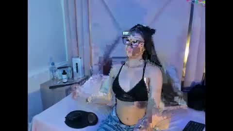 Ela Salvatore online show from April 18, 12:40 pm