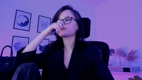 Snapshot of elainebeness chatting on December 17, 7:37 pm Your sweet girl online show from December 17, 7:37 pm