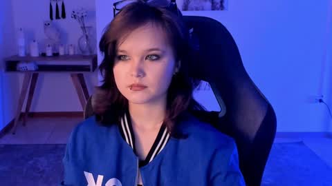 Snapshot of elainebeness chatting on December 14, 7:36 pm Your sweet girl online show from December 14, 7:36 pm
