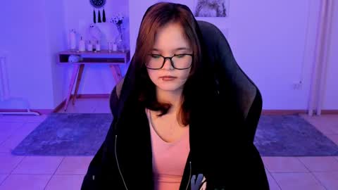 Snapshot of elainebeness chatting on February 1, 10:23 pm Your sweet girl online show from February 1, 10:23 pm