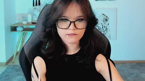 Snapshot of elainebeness chatting on March 11, 7:36 pm Your sweet girl online show from March 11, 7:36 pm