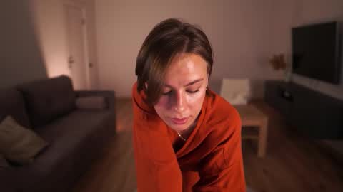 Snapshot of elannand chatting on October 16, 6:05 am ELA 3 online show from October 16, 6:05 am