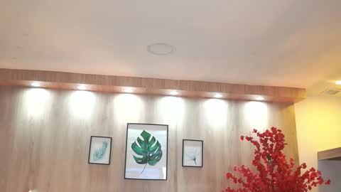 Electra Jones online show from January 9, 6:01 pm