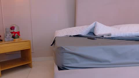 ELECTRA  online show from April 8, 7:38 pm