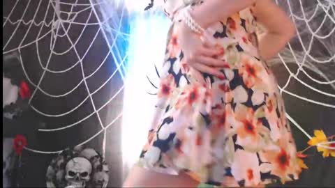 Elegancia online show from October 28, 8:35 pm