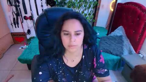 Snapshot of elektra_32 chatting on October 19, 6:59 am elektra online show from October 19, 6:59 am