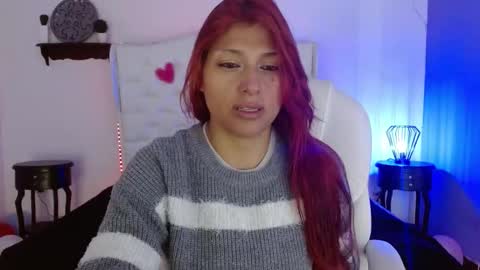 Snapshot of elena_detroya_ chatting on February 10, 12:50 pm Elena online show from February 10, 12:50 pm