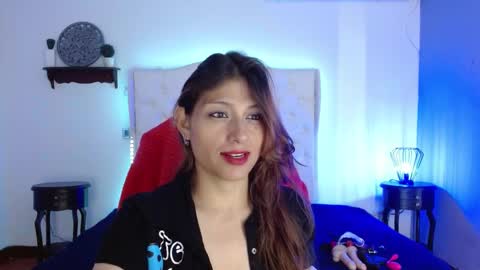 Snapshot of elena_detroya_ chatting on January 4, 12:16 pm Elena online show from January 4, 12:16 pm