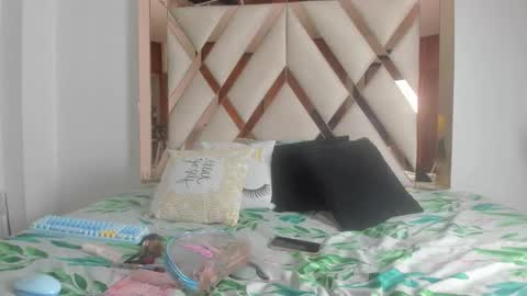 Elena online show from February 23, 6:18 pm