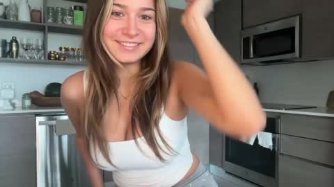 Elena online show from May 28, 3:32 pm