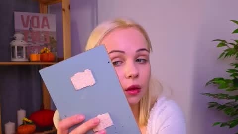 elenamonroee online show from November 5, 2:28 am